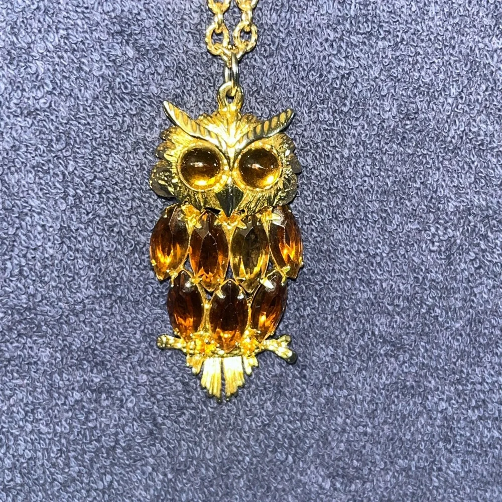 Elegant Gold Owl Pendant Necklace - Picture 7 of 8